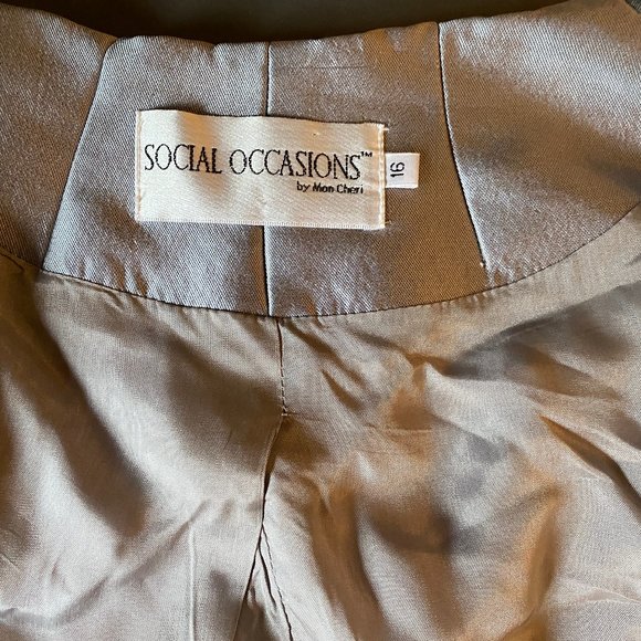 Silver Mother of the Bride knee length Dress - 2 piece - - Picture 11 of 16